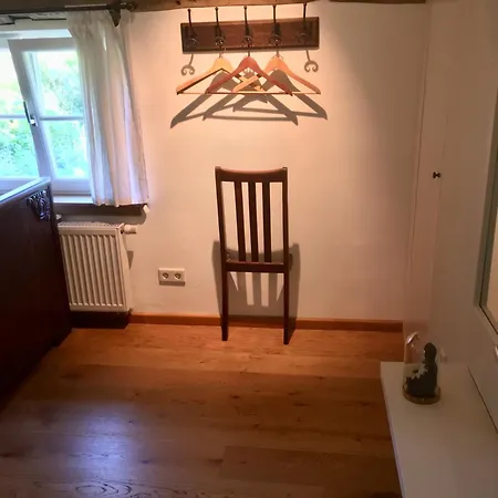 Holiday home Oekologisches Und Modernes Waldhaeuschen Solingen
