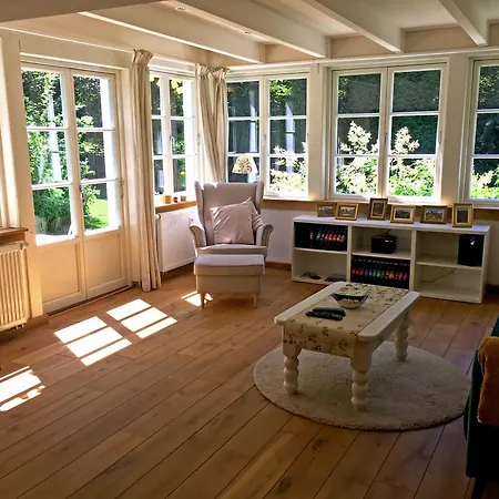 Holiday home Oekologisches Und Modernes Waldhaeuschen