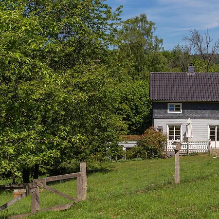 Holiday home Oekologisches Und Modernes Waldhaeuschen *